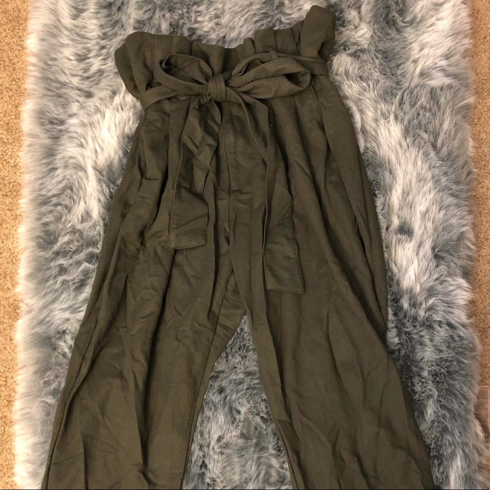 Green Fabric Capris